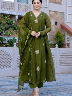 Women’s Anarkali kurta set with pant and dupatta in viscose silk fabric